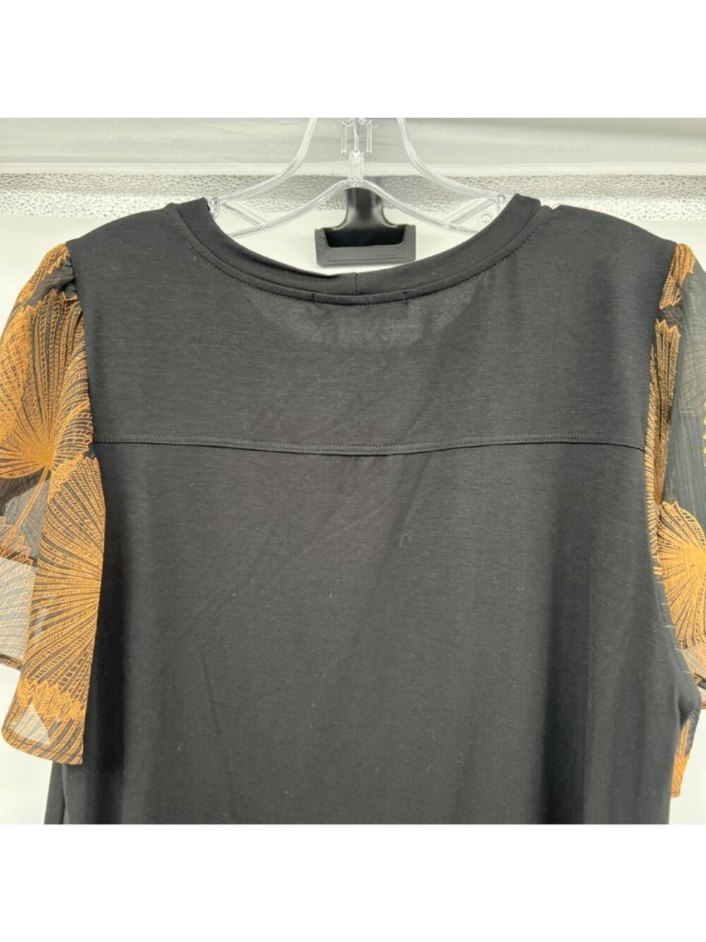 Beacon Apparel Womens Top Short Petal Sleeve Black/Multi Size Large - Picture 6 of 9